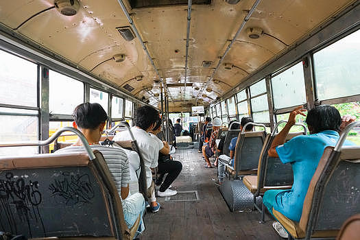 泰国曼谷老式公交车图片素材免费下载