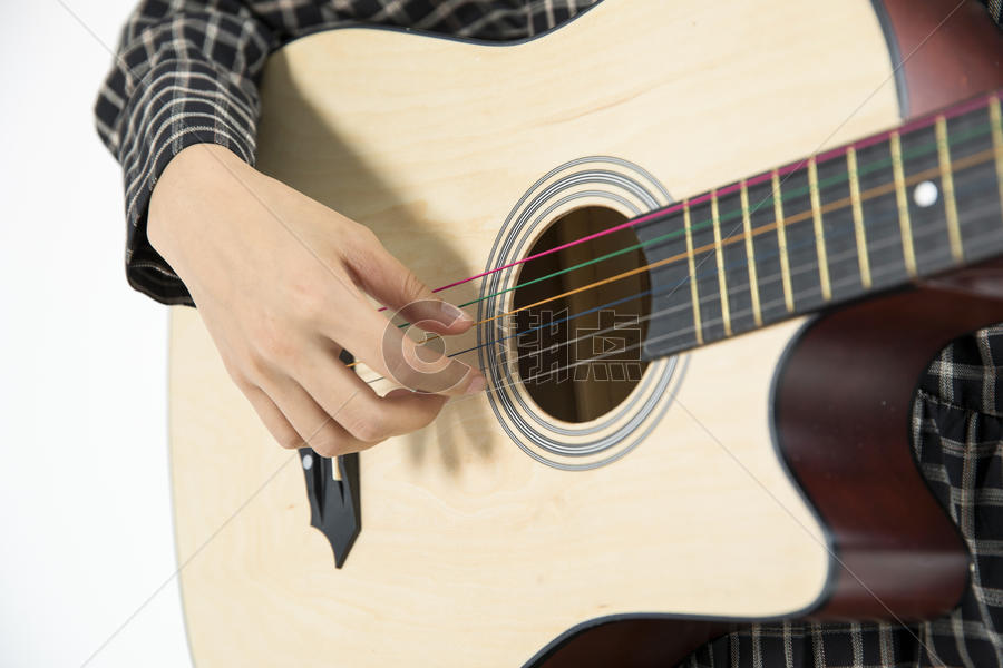 文艺女性弹吉他图片素材免费下载