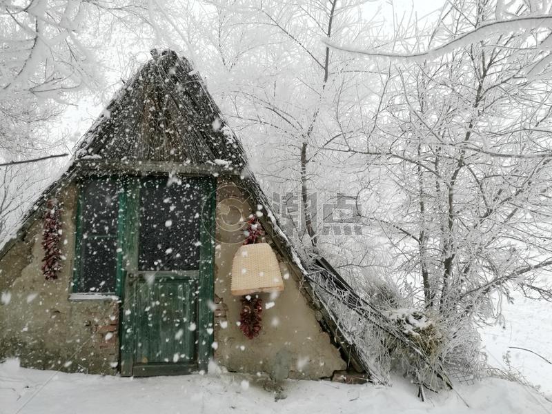 吉林雾凇岛柴门风雪图片素材免费下载