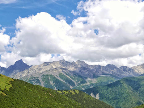 川西八美绵延巍峨的高原群山图片素材免费下载