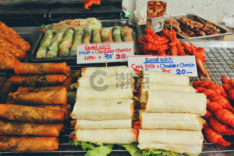 泰国清迈夜市的美味小食品摊图片素材免费下载