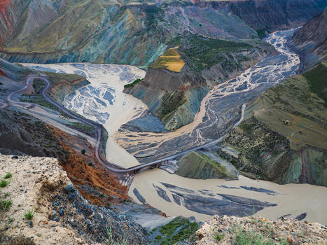 新疆安集海大峡谷黑白照图片素材免费下载