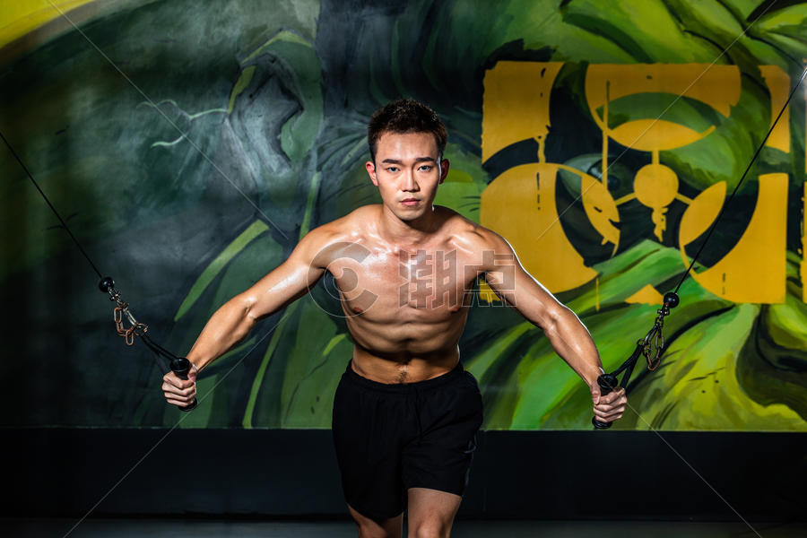 男性力量肌肉训练图片素材免费下载