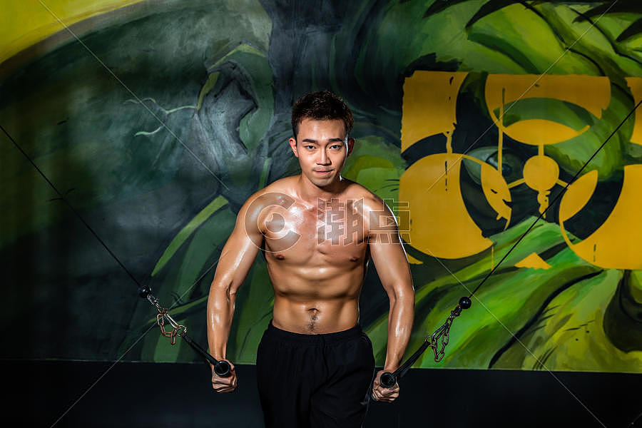 男性力量肌肉训练图片素材免费下载