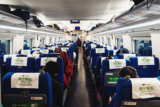 高铁车厢乘客图片素材免费下载