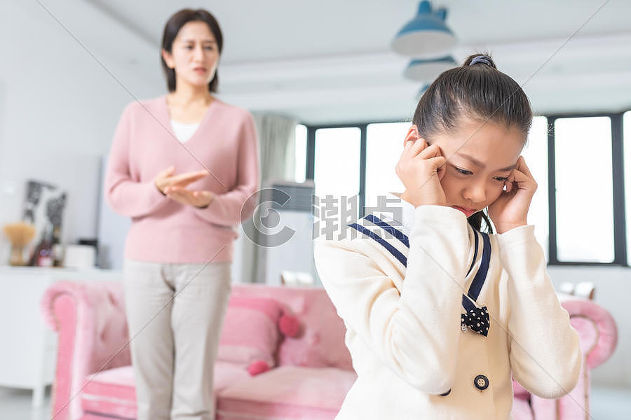 女孩烦恼形象摄影图6720*4480图片素材免费下载-编号911314-潮点视频
