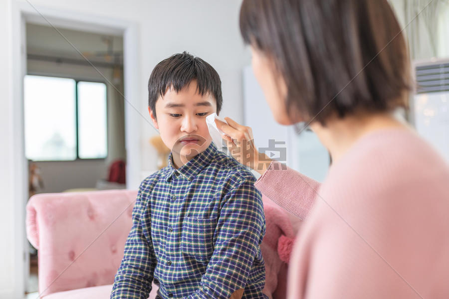 妈妈安慰孩子摄影图6720*4480图片素材免费下载-编号911336-潮点视频
