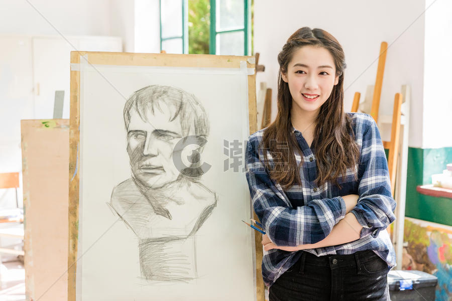 女生素描展示图片素材免费下载