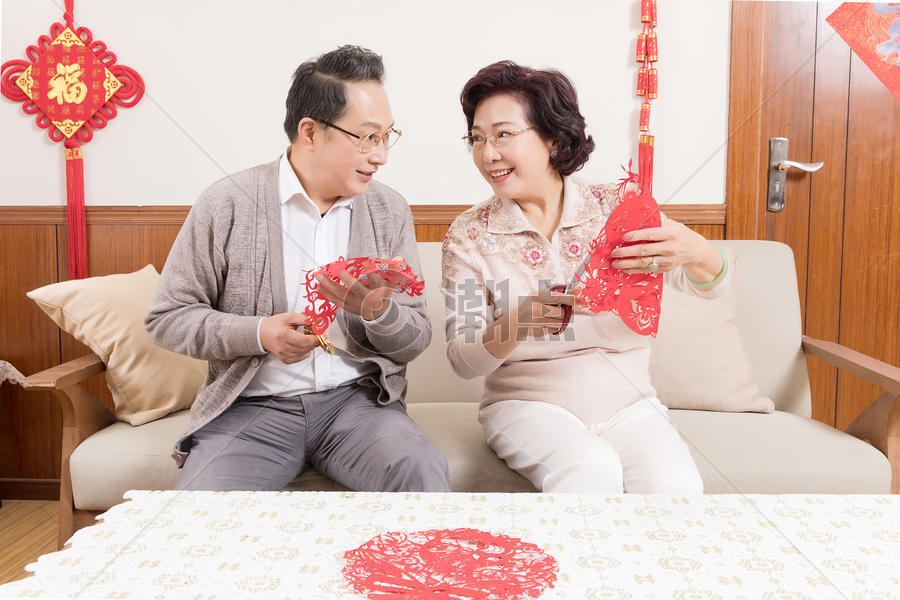 春节金婚老人剪纸图片素材免费下载