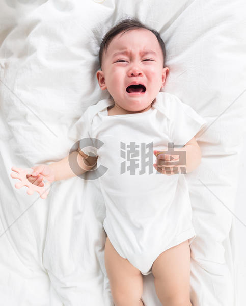 婴儿哭泣图片素材免费下载