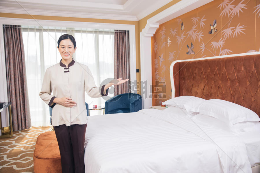 酒店宾馆客房保洁员形象图片素材免费下载