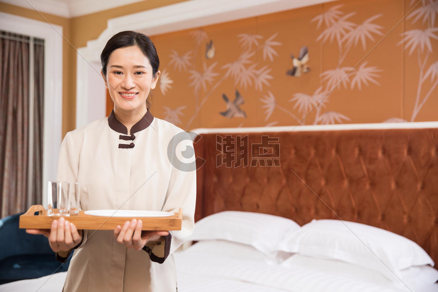 酒店宾馆客房保洁员服务形象图片素材免费下载