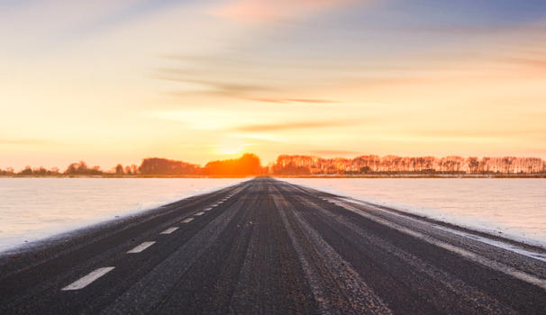 雪地公路图片素材免费下载