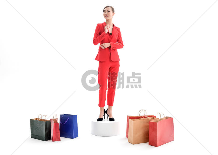 红色装女性购物图片素材免费下载