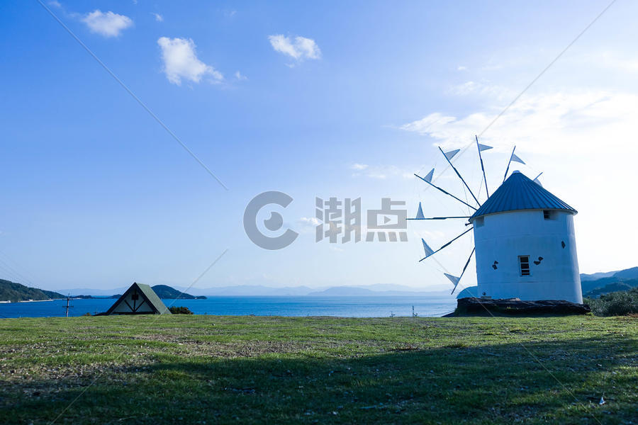 日本高松小豆岛橄榄公园白色风车图片素材免费下载