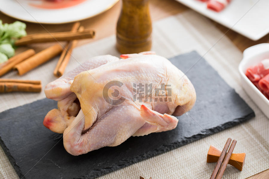 新鲜的鸡肉食材图片素材免费下载