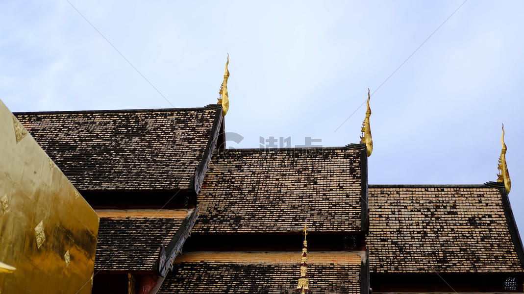泰国清迈帕辛寺内寺庙屋顶图片素材免费下载