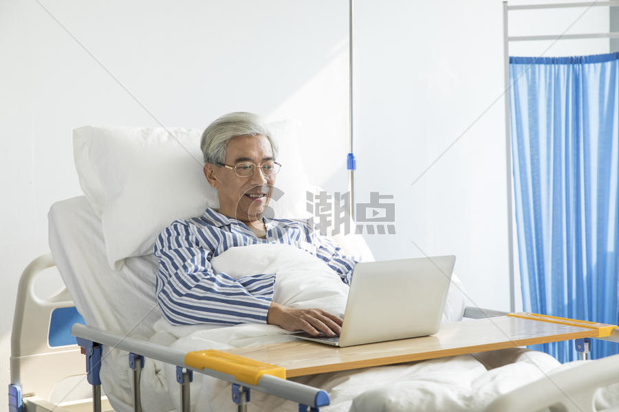 老年病人病床上网图片素材免费下载
