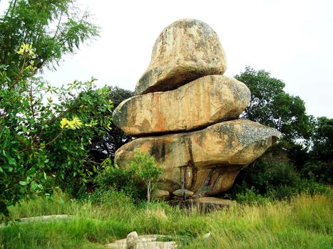 津巴布韦纸币上的天然巨型三叠石图案图片素材免费下载