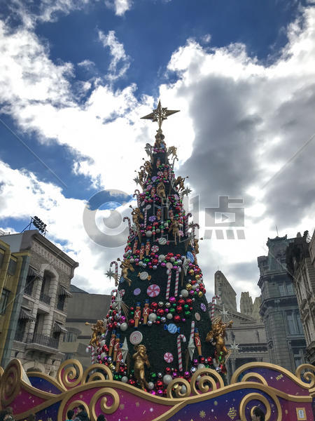 日本大阪环球影城圣诞树图片素材免费下载