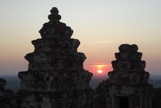 柬埔寨吴哥窟巴肯山日图片素材免费下载