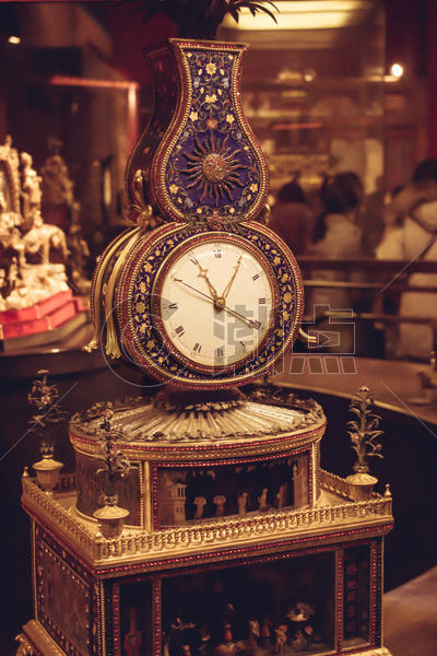故宫钟表馆中的古典钟表图片素材免费下载