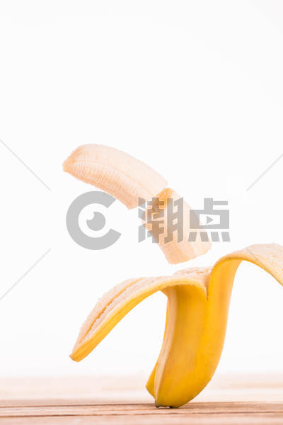 切割香蕉图片素材免费下载