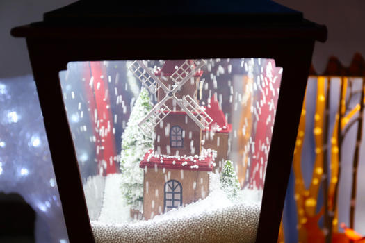 路灯内的雪景图片素材免费下载