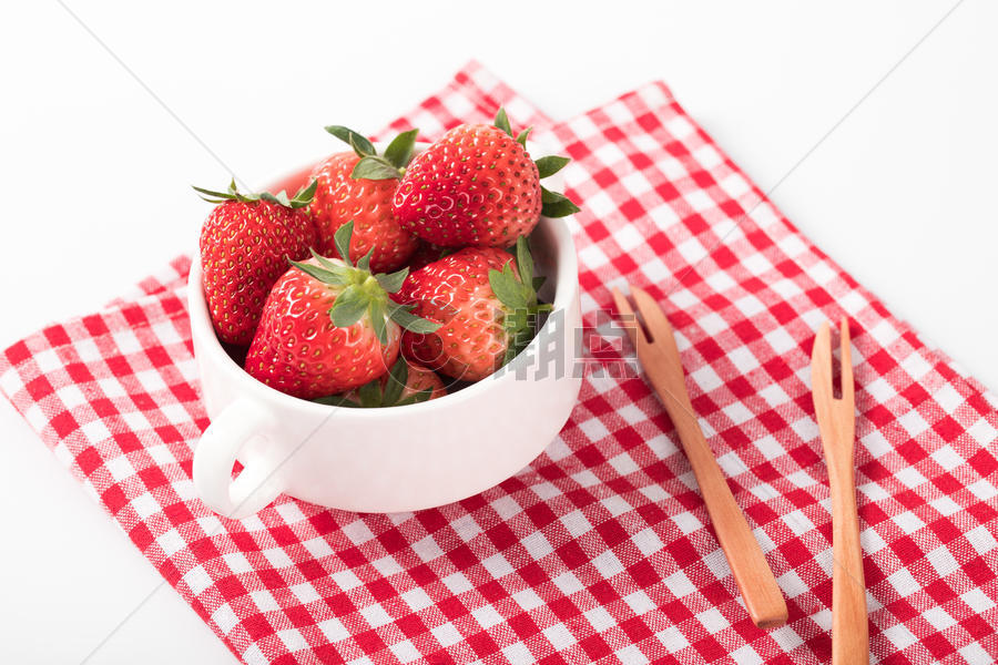 新鲜的草莓图片素材免费下载