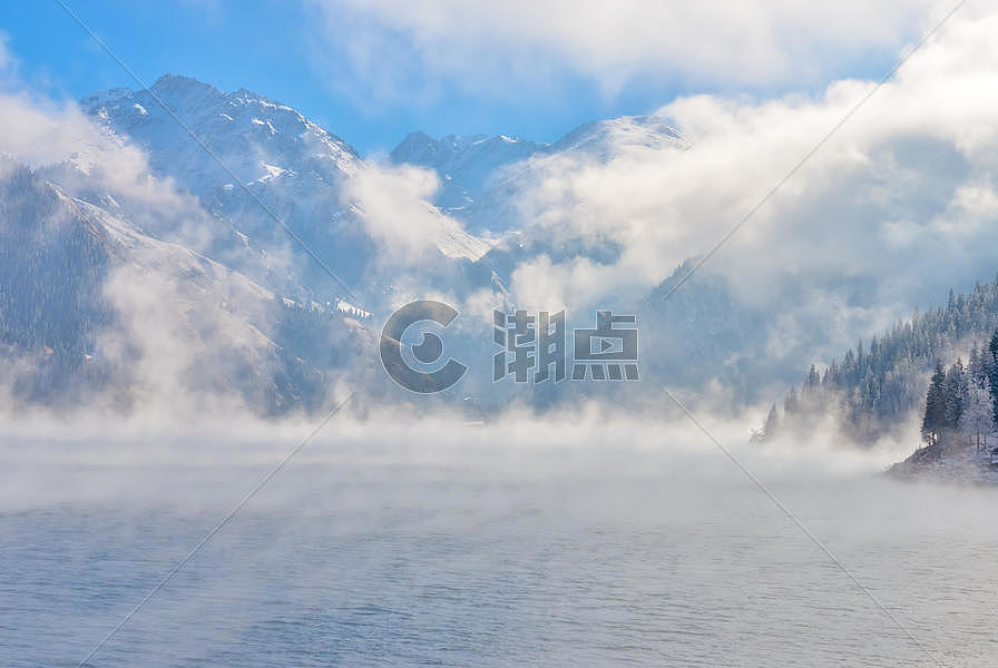 新疆天山云雾风景图片素材免费下载
