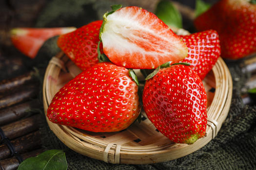 新鲜奶油草莓图片素材免费下载