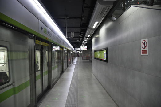 武汉地铁站站台内景图片素材免费下载