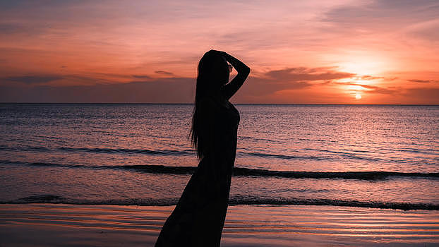 马来西亚最美夕阳美女背影图片素材免费下载