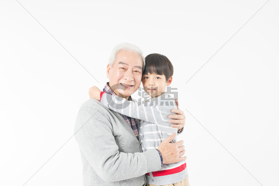 祖孙情爷爷和孙子拥抱图片素材免费下载