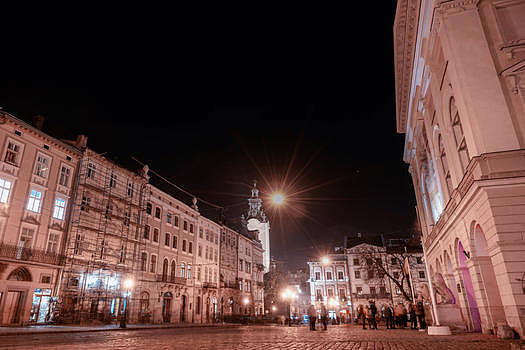 世界遗产利沃夫夜景图片素材免费下载