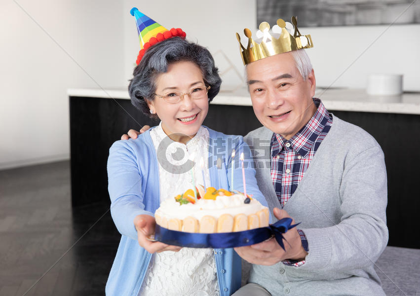 金婚夫妻过生日图片素材免费下载