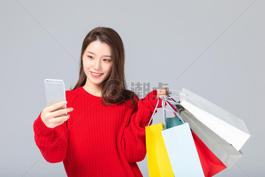 购物女性手机自拍图片素材免费下载