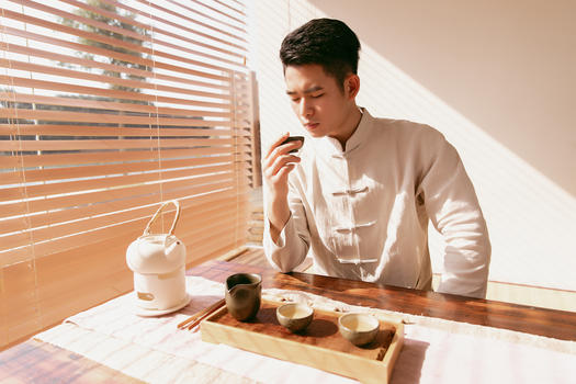 男茶艺师喝茶图片素材免费下载