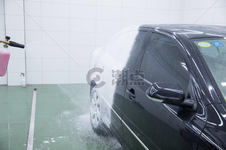 喷洗汽车肥皂沫图片素材免费下载