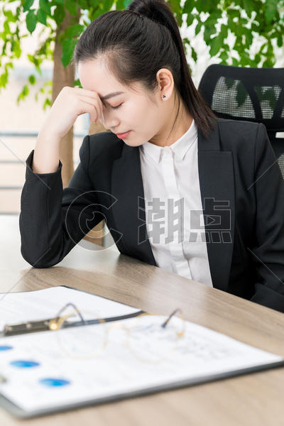 商务女性职场压力图片素材免费下载