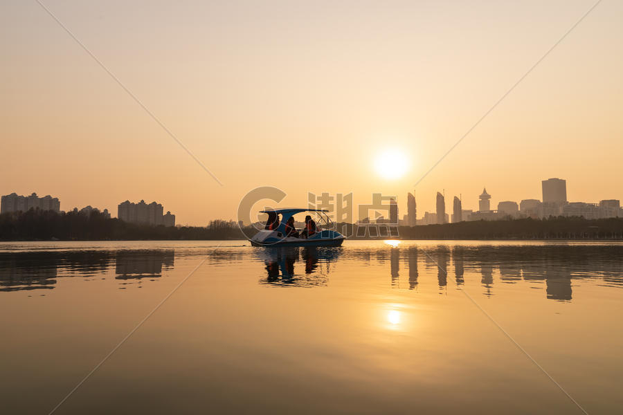 公园落日风景图片素材免费下载