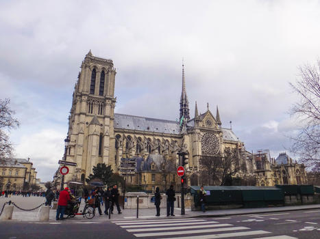 巴黎圣母院全景图片素材免费下载