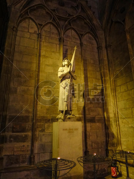 巴黎圣母院内景雕塑图片素材免费下载