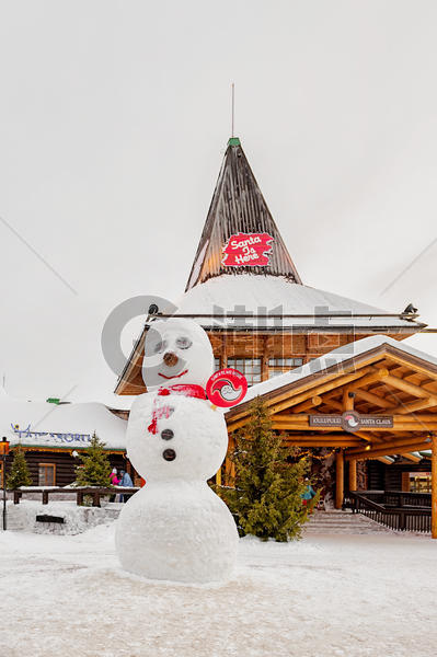 芬兰洛瓦涅米圣诞老人村大雪人图片素材免费下载