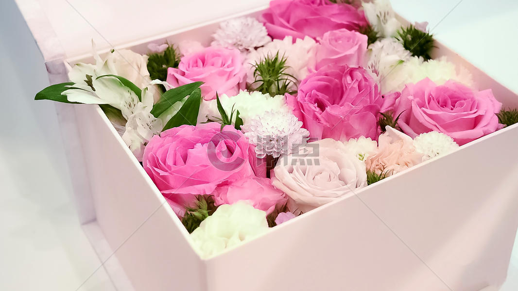 玫瑰花礼盒图片素材免费下载