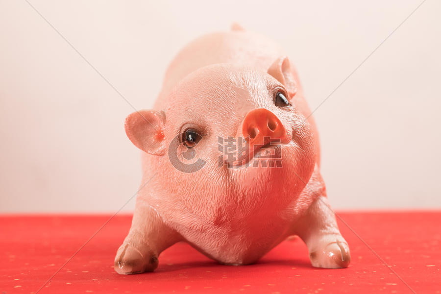 猪年生肖摆件图片素材免费下载