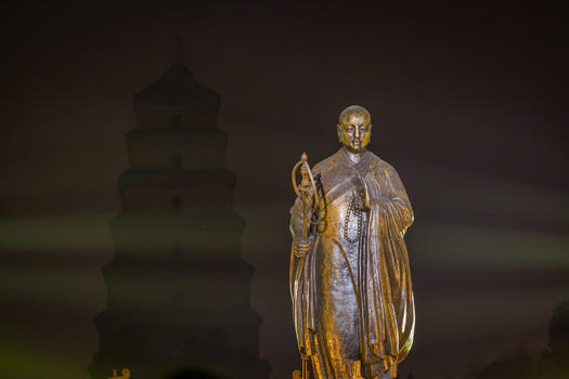 西安大唐不夜城玄奘法师雕像图片素材免费下载