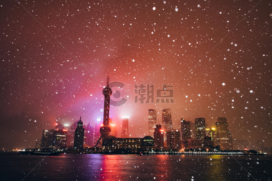 雪夜里的上海图片素材免费下载
