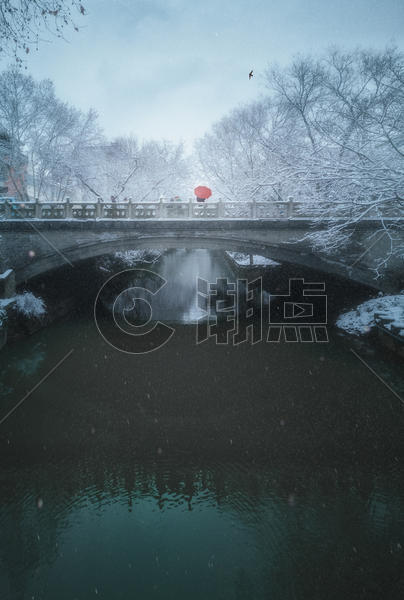 雪中小桥流水图片素材免费下载