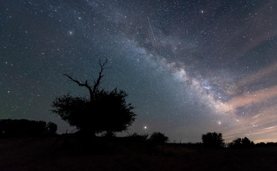 星空银河夜景图片素材免费下载